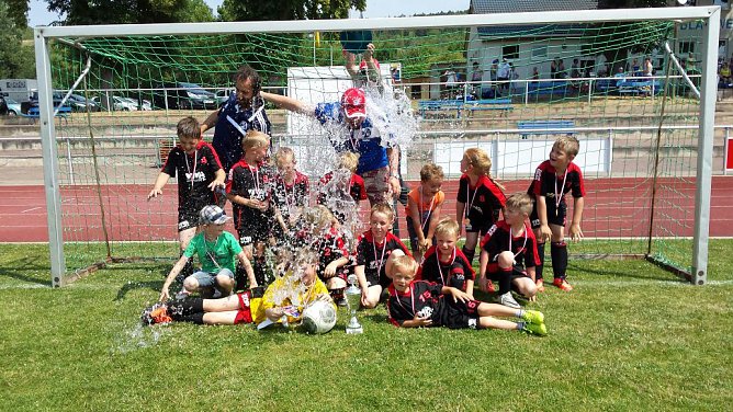 F-Junioren-Kreisjugendmasters im Fußball (Foto: Steffen Kobrow) F-Junioren-Kreisjugendmasters im Fußball (Foto: Steffen Kobrow)