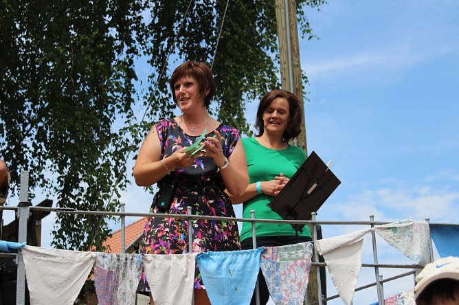 Wasserschlacht in Niederspier (Foto: Karl-Heinz Herrmann) Wasserschlacht in Niederspier (Foto: Karl-Heinz Herrmann)