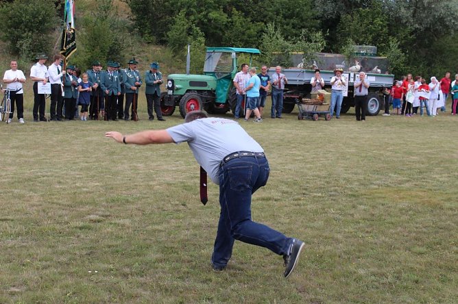 Wasserschlacht in Niederspier (Foto: Karl-Heinz Herrmann) Wasserschlacht in Niederspier (Foto: Karl-Heinz Herrmann)