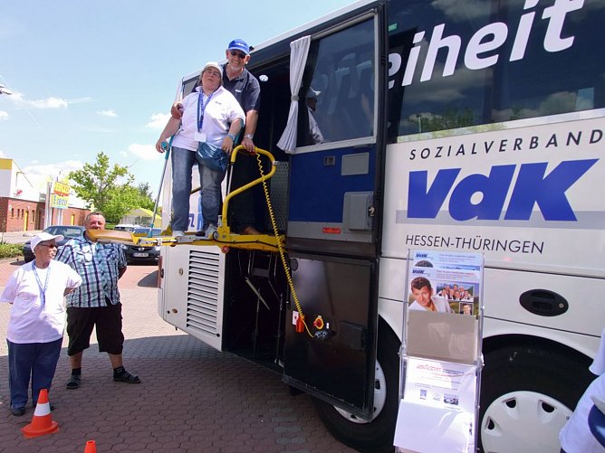 Infobus des VdK  in Bad Frankenhausen (Foto: Ina R&ouml;mer)