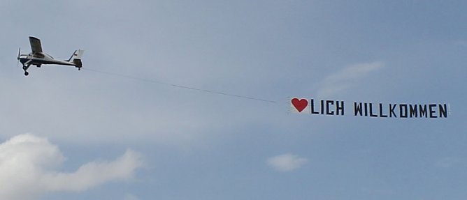 Das Jubiläums-Flugplatzfest naht (Foto: Marion Haas Aeroclub) Das Jubiläums-Flugplatzfest naht (Foto: Marion Haas Aeroclub)