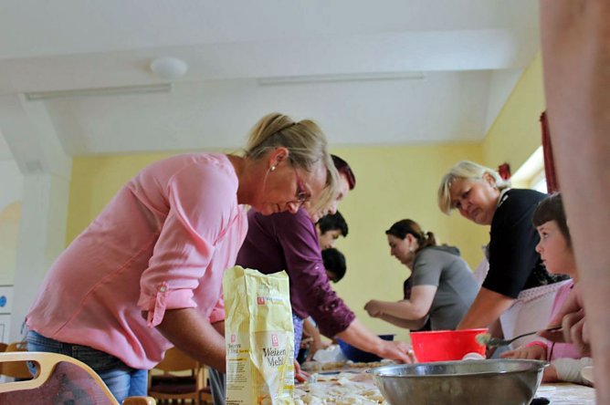 Internationales kulinarisches Treffen (Foto: Karl-Heinz Herrmann)