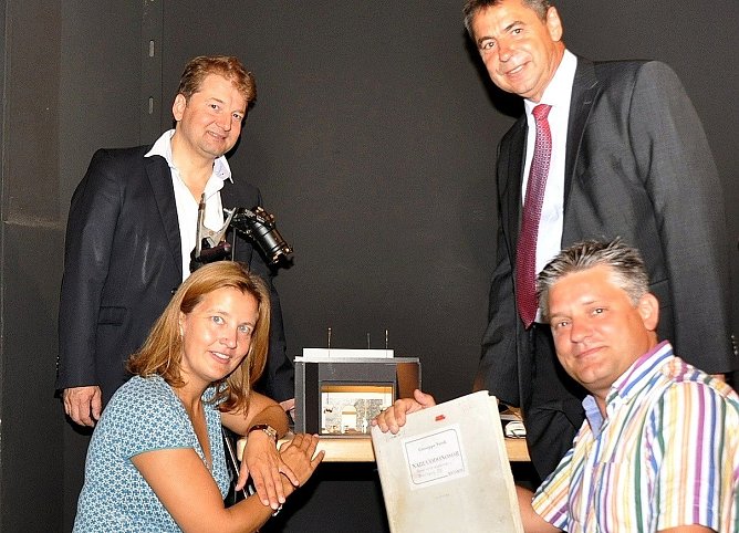 Besuch im Theater (Foto: Vera Angelstein)