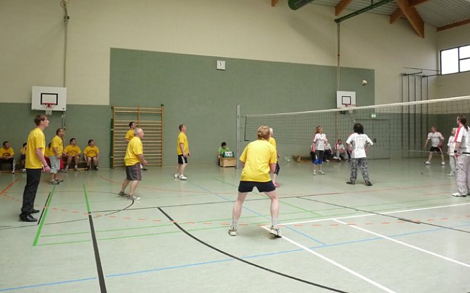 Volleyballturnier (Foto: Karl-Heinz Herrmann) Volleyballturnier (Foto: Karl-Heinz Herrmann)