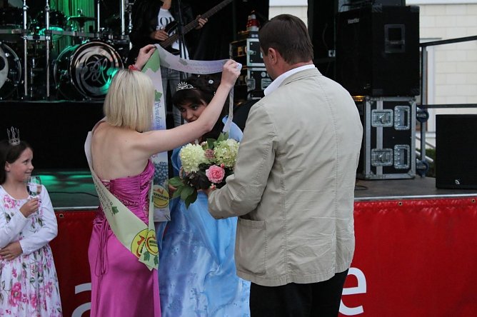 Weinfest in Sondershausen eröffnet (Foto: Karl-Heinz Herrmann) Weinfest in Sondershausen eröffnet (Foto: Karl-Heinz Herrmann)