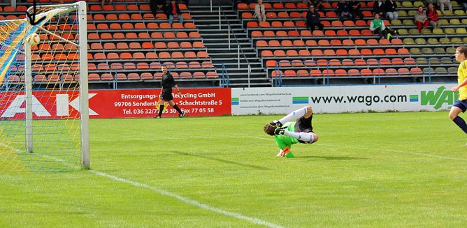 Von der 2. Hauptrunde im Thüringenpokal (Foto: Karl-Heinz Herrmann) Von der 2. Hauptrunde im Thüringenpokal (Foto: Karl-Heinz Herrmann)