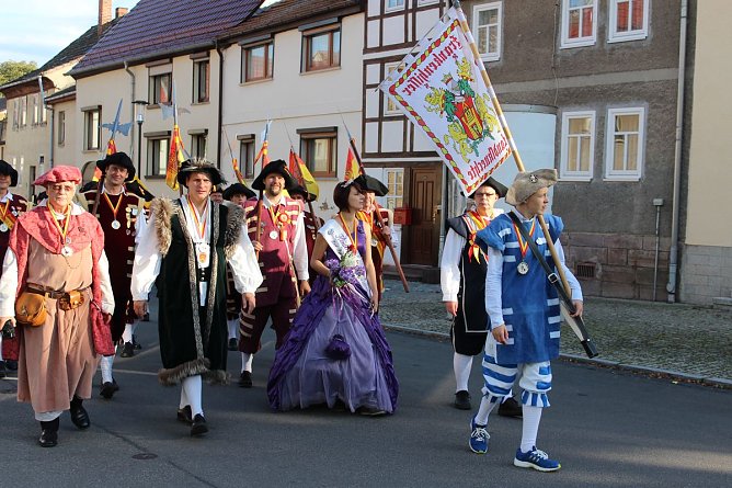 Hausmänner verkünden Eröffnung Bauernmarkt (Foto: Karl-Heinz Herrmann) Hausmänner verkünden Eröffnung Bauernmarkt (Foto: Karl-Heinz Herrmann)