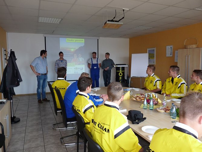 Die besondere Trainingseinheit (Foto: Karl-Heinz Herrmann) Die besondere Trainingseinheit (Foto: Karl-Heinz Herrmann)