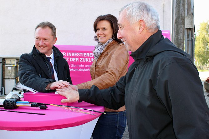 Mega schnelles Netz für Wasserthaleben (Foto: Karl-Heinz Herrmann) Mega schnelles Netz für Wasserthaleben (Foto: Karl-Heinz Herrmann)