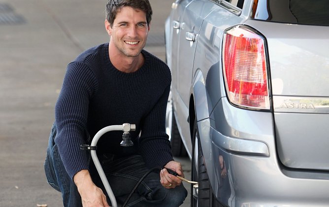 Regelm&auml;&szlig;ig pr&uuml;fen (Foto: ADAC/Jens K&uuml;sters)