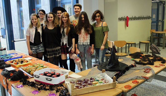 Eine gruselige Schule (Foto: Karl-Heinz Herrmann)