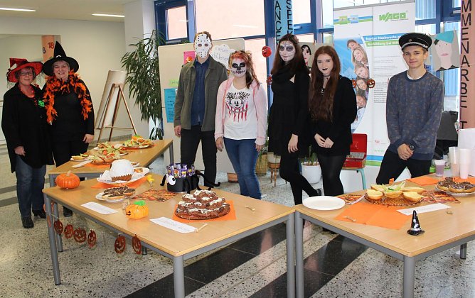 Eine gruselige Schule (Foto: Karl-Heinz Herrmann)