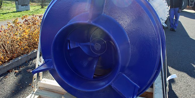 Neue Pumpe am Volksplatz installiert (Foto: Karl-Heinz Herrmann)