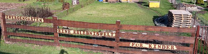 Es ist schon erstaunlich was da so alles entlang der Wipper in Sondershausen abgeladen wird. Dabei hat kn wieder einige frische und alte Entdeckungen gemacht�   Hier wurden mal wieder in einem M&uuml;llsack offensichtlich alte Pflanzgef&auml;&szlig;e entsorgt. So weit ja noch ganz gut.   Muss man aber seine M&uuml;llt&uuml;ten unbedingt auf dem Wipperdamm nahe der Kiesgrube ablegen. Wer macht sich die M&uuml;h (Foto: Karl-Heinz Herrmann)