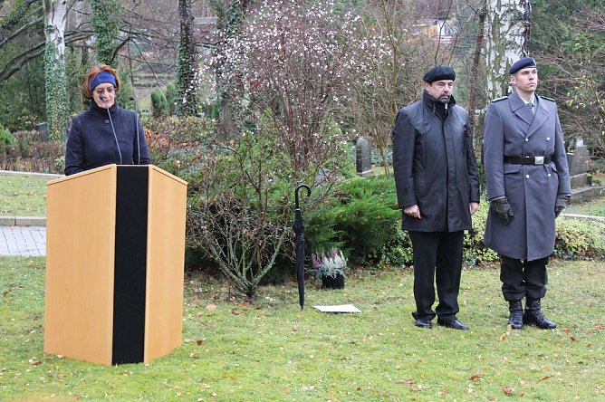 Der Opfer von Krieg, Gewalt und Terror gedacht (Foto: Karl-Heinz Herrmann)