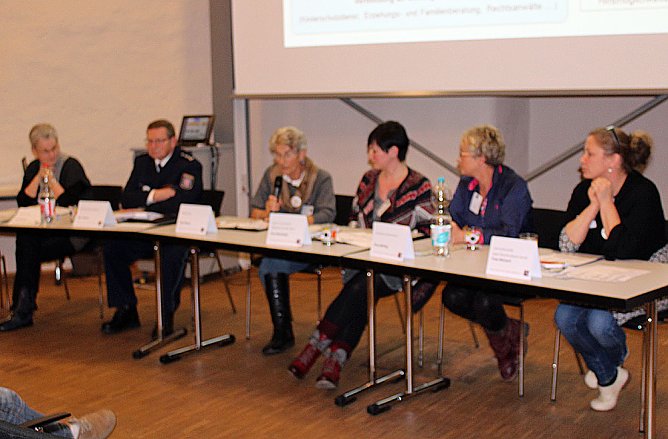 Rechte eines Opfers bei häuslicher Gewalt (Foto: Karl-Heinz Herrmann) Rechte eines Opfers bei häuslicher Gewalt (Foto: Karl-Heinz Herrmann)