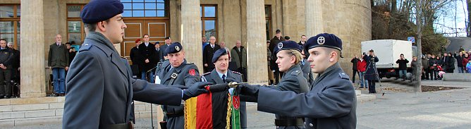 Traumhaftes Wetter bei Vereidigung (Foto: Karl-Heinz Herrmann) Traumhaftes Wetter bei Vereidigung (Foto: Karl-Heinz Herrmann)
