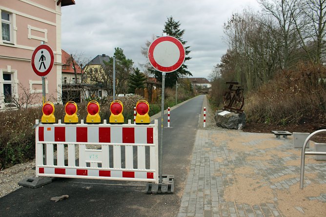 Radfahrer müssen sich noch gedulden (Foto: Karl-Heinz Herrmann) Radfahrer müssen sich noch gedulden (Foto: Karl-Heinz Herrmann)