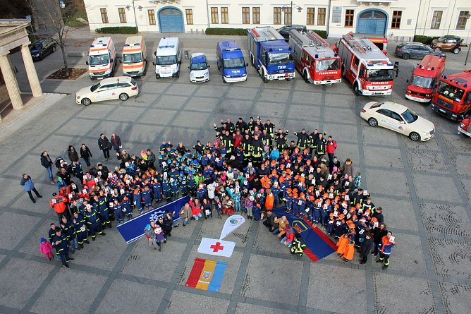 Große Ehre für den Kyffhäuserkreis (Foto: Karl-Heinz Herrmann) Große Ehre für den Kyffhäuserkreis (Foto: Karl-Heinz Herrmann)