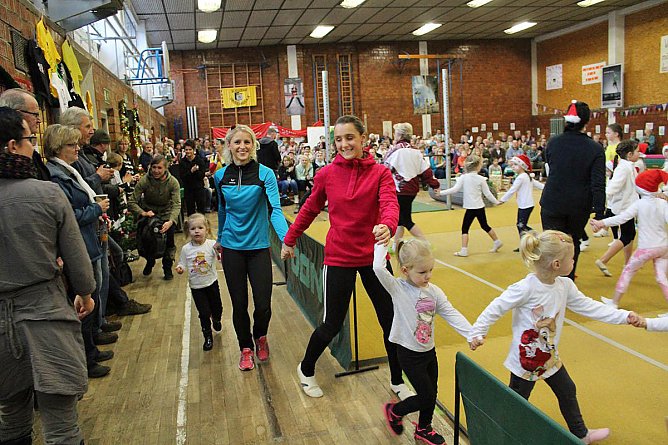 Zum 17. Mal - Weihnachtsturnen (Foto: Karl-Heinz Herrmann)