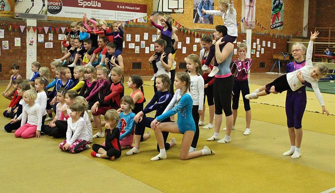 Zum 17. Mal - Weihnachtsturnen (Foto: Karl-Heinz Herrmann)