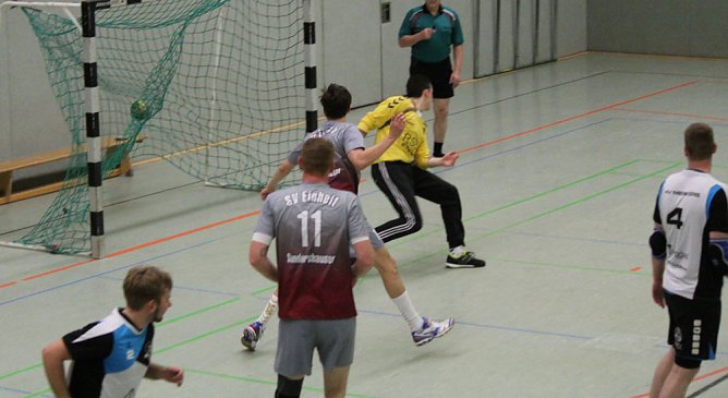 Ärgerlicher Punktverlust (Foto: Karl-Heinz Herrmann) Ärgerlicher Punktverlust (Foto: Karl-Heinz Herrmann)