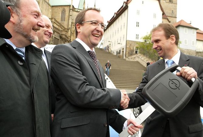 161 Opel Corsa übergeben (Foto: AHP) 161 Opel Corsa übergeben (Foto: AHP)