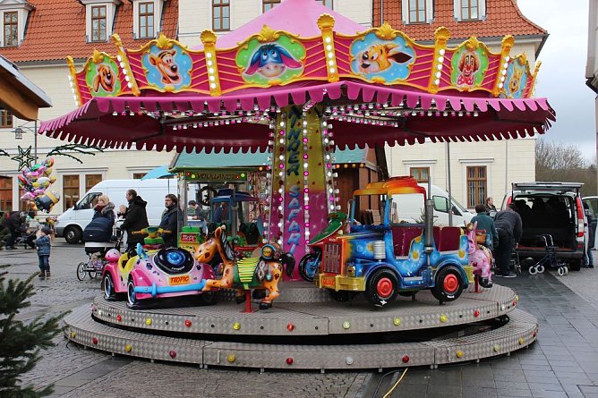 Weihnachtsmarkt SDH eröffnet (Foto: Karl-Heinz Herrmann) Weihnachtsmarkt SDH eröffnet (Foto: Karl-Heinz Herrmann)