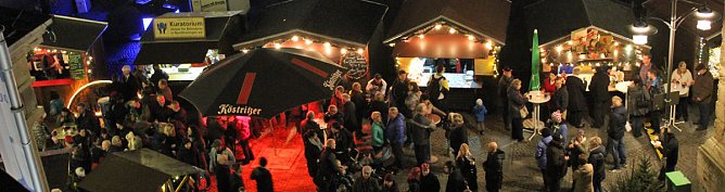 Gut besuchter Weihnachtsmarkt (Foto: Karl-Heinz Herrmann) Gut besuchter Weihnachtsmarkt (Foto: Karl-Heinz Herrmann)