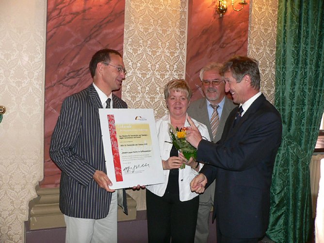 Handeln gegen rechts (Foto: Landratsamt Kyffhäuserkreis) Handeln gegen rechts (Foto: Landratsamt Kyffhäuserkreis)