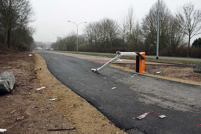 Auf Bundeswehrparkplatz randaliert? (Foto: Karl-Heinz Herrmann)