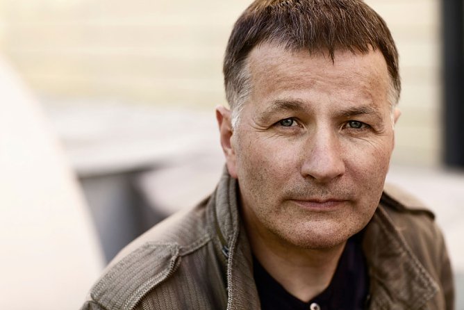 R&uuml;hmann singt Wenzel (Foto: Frank Ludwig)