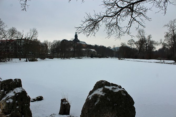 Gef&auml;hrlicher Leichtsinn auf Parkteich (Foto: Karl-Heinz Herrmann)