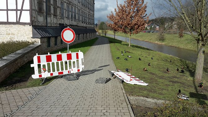 Absperrung nicht zum Spaß am Wippertor (Foto: Karl-Heinz Herrmann) Absperrung nicht zum Spaß am Wippertor (Foto: Karl-Heinz Herrmann)