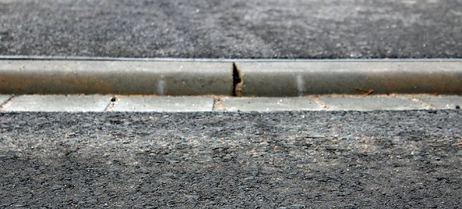 Radweg auch f&uuml;r Radfahrer? (Foto: Karl-Heinz Herrmann)