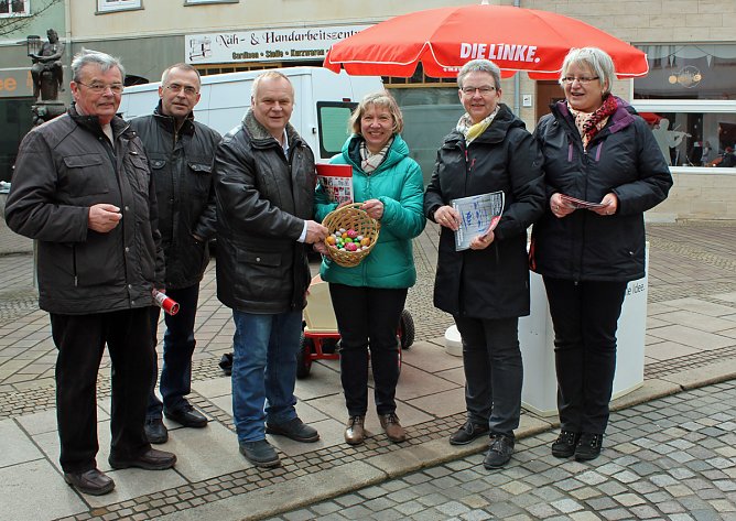 Ostereier und Informationen (Foto: Karl-Heinz Herrmann) Ostereier und Informationen (Foto: Karl-Heinz Herrmann)