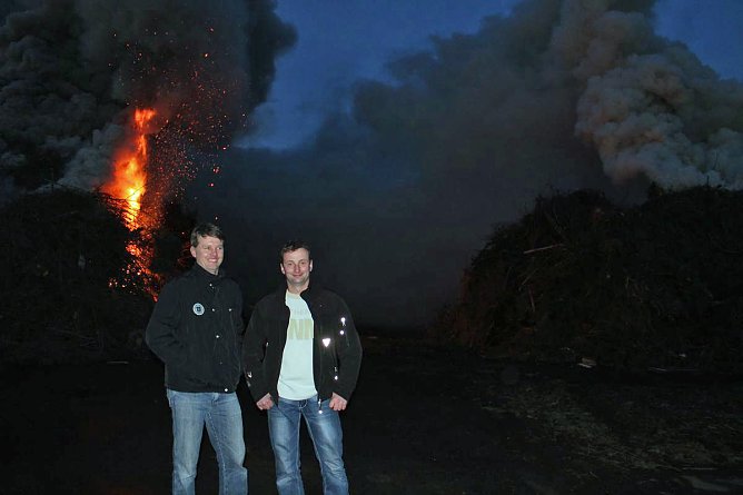 Ein Feuer ist nicht genug (Foto: Karl-Heinz Herrmann) Ein Feuer ist nicht genug (Foto: Karl-Heinz Herrmann)