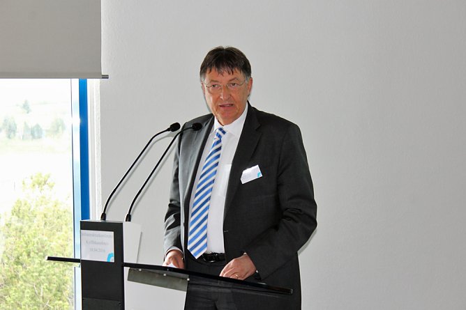 Der zukünftige Verkehr im Kyffhäuserkreis (Foto: Karl-Heinz Herrmann) Der zukünftige Verkehr im Kyffhäuserkreis (Foto: Karl-Heinz Herrmann)