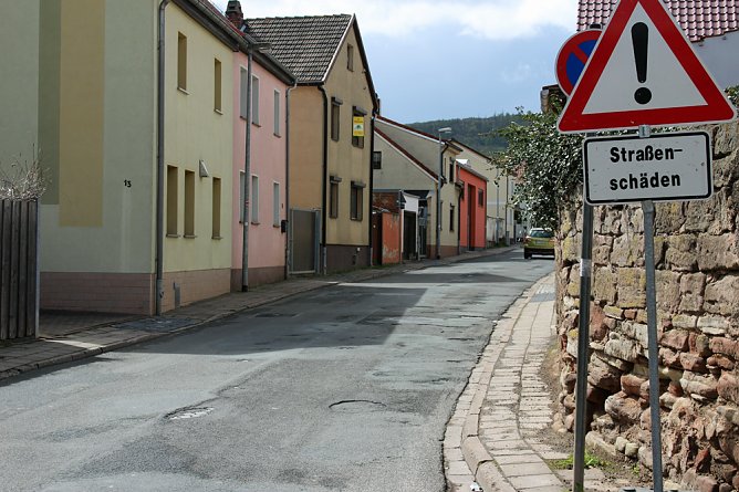 Stra&szlig;ensch&auml;den in Jecha (Foto: Karl-Heinz Herrmann)