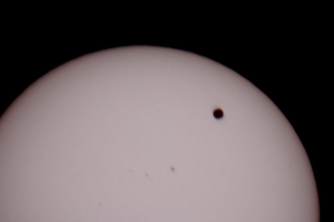 "Venustransit" - ein &auml;hnliches Ph&auml;nomen wird man am Montag bei Kelbra beobachten k&ouml;nnen (Foto: Dr. Roskothen)