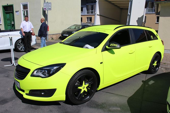 Autos über Autos und mehr (Foto: Karl-Heinz Herrmann) Autos über Autos und mehr (Foto: Karl-Heinz Herrmann)