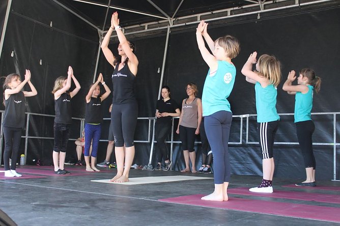 Autos über Autos und mehr (Foto: Karl-Heinz Herrmann) Autos über Autos und mehr (Foto: Karl-Heinz Herrmann)