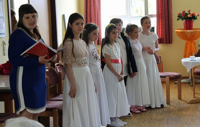 Muttertag gefeiert (Foto: Karl-Heinz Herrmann) Muttertag gefeiert (Foto: Karl-Heinz Herrmann)