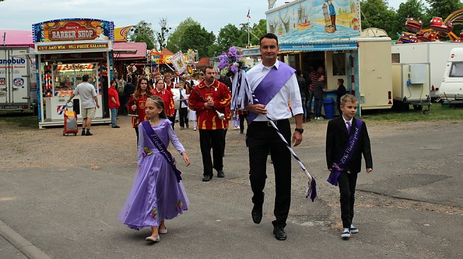 24. Fliederfest eröffnet (Foto: Karl-Heinz Herrmann) 24. Fliederfest eröffnet (Foto: Karl-Heinz Herrmann)