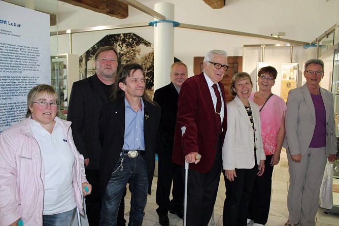 Die teuersten Flüchtlinge sind die Steuerflüchlinge (Foto: Karl-Heinz Herrmann) Die teuersten Flüchtlinge sind die Steuerflüchlinge (Foto: Karl-Heinz Herrmann)