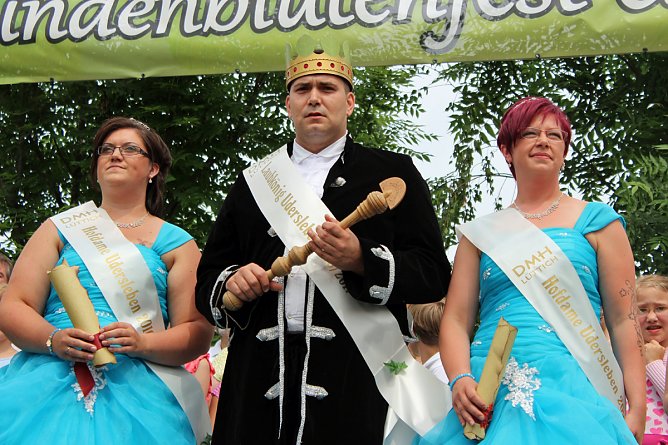 Laubkönig gekrönt - Geheimnis der Hofdamen gelüftet! (Foto: Karl-Heinz Herrmann) Laubkönig gekrönt - Geheimnis der Hofdamen gelüftet! (Foto: Karl-Heinz Herrmann)