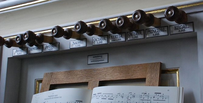 Die Wegscheider-Orgel in der Kapelle von Schloss & Burg Allstedt kann zweistimmig gespielt werden. (Foto: Jochen Miche)