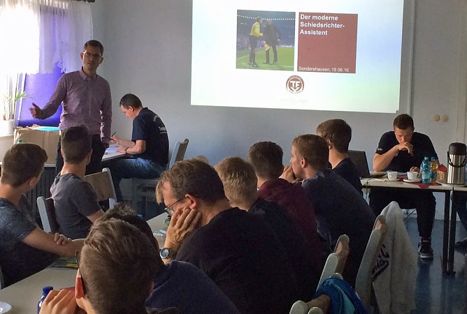 Schiedsrichter-Saisonauftakt des NTKFA in Sondershausen (Foto: Michael Fricke) Schiedsrichter-Saisonauftakt des NTKFA in Sondershausen (Foto: Michael Fricke)