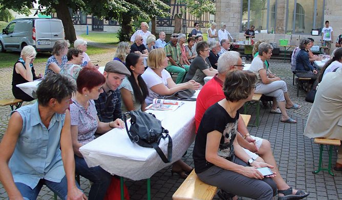 Sommerfest der Volkshochschule (VHS) als Jahresabschluss (Foto: Landratsamt Kyffhäuserkreis) Sommerfest der Volkshochschule (VHS) als Jahresabschluss (Foto: Landratsamt Kyffhäuserkreis)