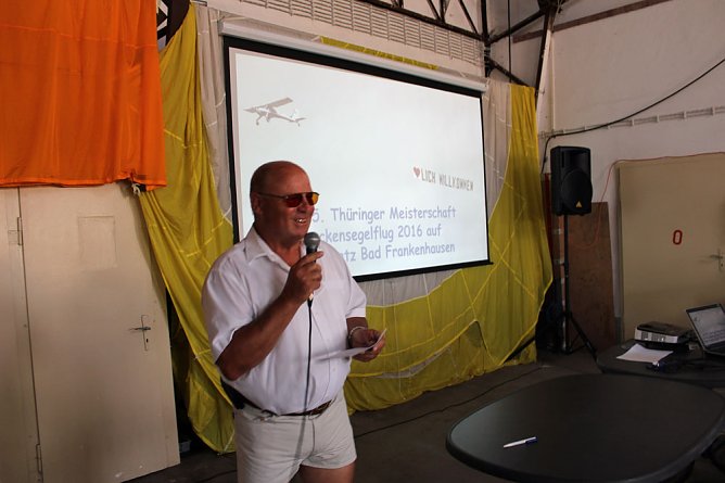 Segelflieger am Himmel Nordthüringens (Foto: Karl-Heinz Herrmann) Segelflieger am Himmel Nordthüringens (Foto: Karl-Heinz Herrmann)